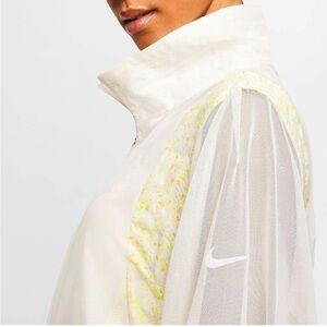 Women's Nike Icon Clash Utility/Running Jacket